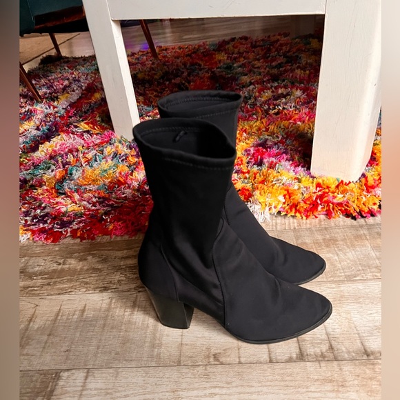 Forever, 21 heeled black boot size 7 1/2 - Picture 1 of 14